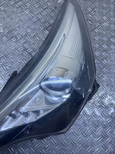 Laden Sie das Bild in den Galerie-Viewer, Frontscheinwerfer Toyota Avensis BEN29798 Links Scheinwerfer Headlight SCH5790240969ij