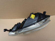 Laden Sie das Bild in den Galerie-Viewer, Frontscheinwerfer Skoda Yeti 5L1941015A Links Scheinwerfer Headlight SCH5791397585rq