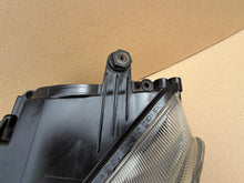 Laden Sie das Bild in den Galerie-Viewer, Frontscheinwerfer Skoda Yeti 5L1941015A Links Scheinwerfer Headlight SCH5791397585rq
