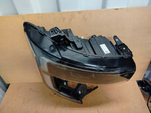 Load image into Gallery viewer, Frontscheinwerfer Renault Master 260106174R Rechts Scheinwerfer Headlight SCH5802755452ib
