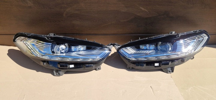 Frontscheinwerfer Ford Mondeo ES73-13D155-AH ES73-13D154-AH Ein Satz Headlight SCH5812529201du