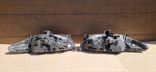 Laden Sie das Bild in den Galerie-Viewer, Frontscheinwerfer Ford Mondeo ES73-13D155-AH ES73-13D154-AH Ein Satz Headlight SCH5812529201du