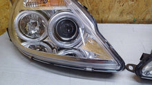 Laden Sie das Bild in den Galerie-Viewer, Frontscheinwerfer Ford SK3301 Ein Stück (Rechts oder Links) Headlight SCH5813806776hr