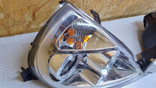 Laden Sie das Bild in den Galerie-Viewer, Frontscheinwerfer Ford SK3301 Ein Stück (Rechts oder Links) Headlight SCH5813806776hr