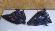 Laden Sie das Bild in den Galerie-Viewer, Frontscheinwerfer Ford SK3301 Ein Stück (Rechts oder Links) Headlight SCH5813806776hr