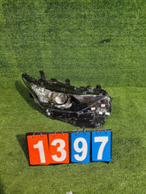 Laden Sie das Bild in den Galerie-Viewer, Frontscheinwerfer Toyota Auris 90078097 Rechts Scheinwerfer Headlight SCH5813814602fi