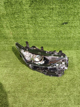 Laden Sie das Bild in den Galerie-Viewer, Frontscheinwerfer Toyota Auris 90078097 Rechts Scheinwerfer Headlight SCH5813814602fi