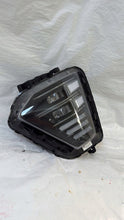 Laden Sie das Bild in den Galerie-Viewer, Frontscheinwerfer Hyundai Kona HF921-12010 Links Scheinwerfer Headlight SCH5821240660co