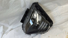 Laden Sie das Bild in den Galerie-Viewer, Frontscheinwerfer Hyundai Kona HF921-12010 Links Scheinwerfer Headlight SCH5821240660co
