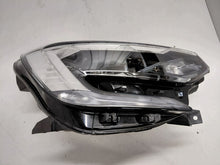 Laden Sie das Bild in den Galerie-Viewer, Frontscheinwerfer Renault Captur II 260104095R Rechts Scheinwerfer Headlight SCH5825657817fe