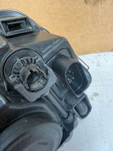 Laden Sie das Bild in den Galerie-Viewer, Frontscheinwerfer VW Polo 2G1941005 Links Scheinwerfer Headlight SCH5831650223gt