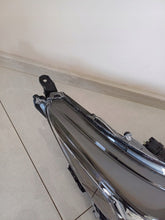Laden Sie das Bild in den Galerie-Viewer, Frontscheinwerfer Toyota Corolla 90119224 Rechts Scheinwerfer Headlight SCH5843735950wu