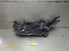 Laden Sie das Bild in den Galerie-Viewer, Frontscheinwerfer Toyota Yaris S25154991 Rechts Scheinwerfer Headlight SCH5846404164le