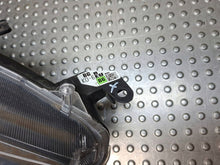 Laden Sie das Bild in den Galerie-Viewer, Frontscheinwerfer Toyota Yaris S25154991 Rechts Scheinwerfer Headlight SCH5846404164le