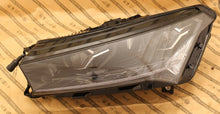 Laden Sie das Bild in den Galerie-Viewer, Frontscheinwerfer Skoda Enyaq IV 5LB941015 LED Links Scheinwerfer Headlight SCH5864550402sp