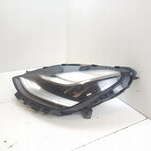 Laden Sie das Bild in den Galerie-Viewer, Frontscheinwerfer Tesla Model 3 107737530B Links Scheinwerfer Headlight SCH5870542764bx