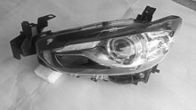 Laden Sie das Bild in den Galerie-Viewer, Frontscheinwerfer Mazda GHR4-51040 Links Scheinwerfer Headlight SCH5879711332ds