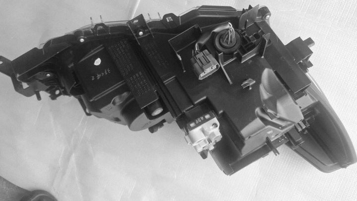 Frontscheinwerfer Mazda GHR4-51040 Links Scheinwerfer Headlight SCH5879711332ds