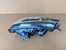 Laden Sie das Bild in den Galerie-Viewer, Frontscheinwerfer Dacia Sandero II 260608143R Links Scheinwerfer Headlight SCH5886035167oh