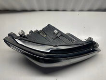 Laden Sie das Bild in den Galerie-Viewer, Frontscheinwerfer VW Golf VIII 5H1941006 LED Rechts Scheinwerfer Headlight SCH5889591200zl