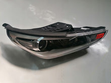 Laden Sie das Bild in den Galerie-Viewer, Frontscheinwerfer Hyundai I30 92102G4020 Rechts Scheinwerfer Headlight SCH5902401475vx