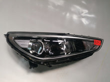 Laden Sie das Bild in den Galerie-Viewer, Frontscheinwerfer Hyundai I30 92102G4020 Rechts Scheinwerfer Headlight SCH5902401475vx