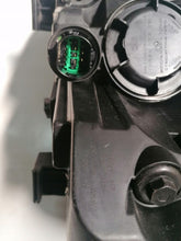 Laden Sie das Bild in den Galerie-Viewer, Frontscheinwerfer Hyundai I30 92102G4020 Rechts Scheinwerfer Headlight SCH5902401475vx