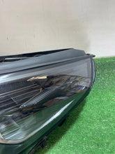 Laden Sie das Bild in den Galerie-Viewer, Frontscheinwerfer BMW 5 5A798D7-09 0301128237A LE22A6494 LED Links Headlight SCH5937673999en