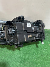 Laden Sie das Bild in den Galerie-Viewer, Frontscheinwerfer BMW 5 5A798D7-09 0301128237A LE22A6494 LED Links Headlight SCH5937673999en