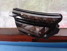 Laden Sie das Bild in den Galerie-Viewer, Frontscheinwerfer Skoda Kamiq 658941015 LED Links Scheinwerfer Headlight SCH5946150925mj
