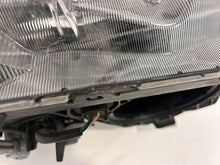 Load image into Gallery viewer, Frontscheinwerfer Toyota Rav 4 8117042650 Links Scheinwerfer Headlight SCH5946394703ew