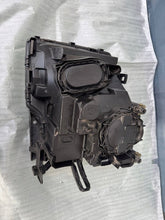 Laden Sie das Bild in den Galerie-Viewer, Frontscheinwerfer Land Rover Range I L322 XBC000483 Rechts Headlight SCH5951361715yd