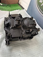 Laden Sie das Bild in den Galerie-Viewer, Frontscheinwerfer Land Rover Range I L322 XBC000483 Rechts Headlight SCH5951361715yd