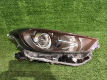 Load image into Gallery viewer, Frontscheinwerfer Toyota Yaris NRR1466 Rechts Scheinwerfer Headlight SCH5965737654cn