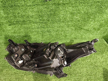 Load image into Gallery viewer, Frontscheinwerfer Toyota Yaris NRR1466 Rechts Scheinwerfer Headlight SCH5965737654cn