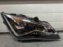 Laden Sie das Bild in den Galerie-Viewer, Frontscheinwerfer Seat Leon 5F1941008G 90100840 Rechts Scheinwerfer Headlight SCH5977606279xu