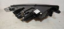 Laden Sie das Bild in den Galerie-Viewer, Frontscheinwerfer Skoda Octavia IV 5E4941015B LED Links Scheinwerfer Headlight SCH5986188649fl