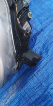 Load image into Gallery viewer, Frontscheinwerfer Nissan Juke F15 26010BV90B Ein Satz Scheinwerfer Headlight SCH5991717437dj