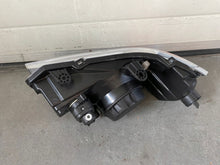Laden Sie das Bild in den Galerie-Viewer, Frontscheinwerfer Land Rover Freelander 89001018 Rechts Scheinwerfer Headlight SCH5997399514fn