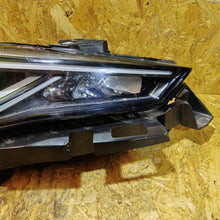 Laden Sie das Bild in den Galerie-Viewer, Frontscheinwerfer Seat Leon 5FB941008G Rechts Scheinwerfer Headlight SCH6001145321db