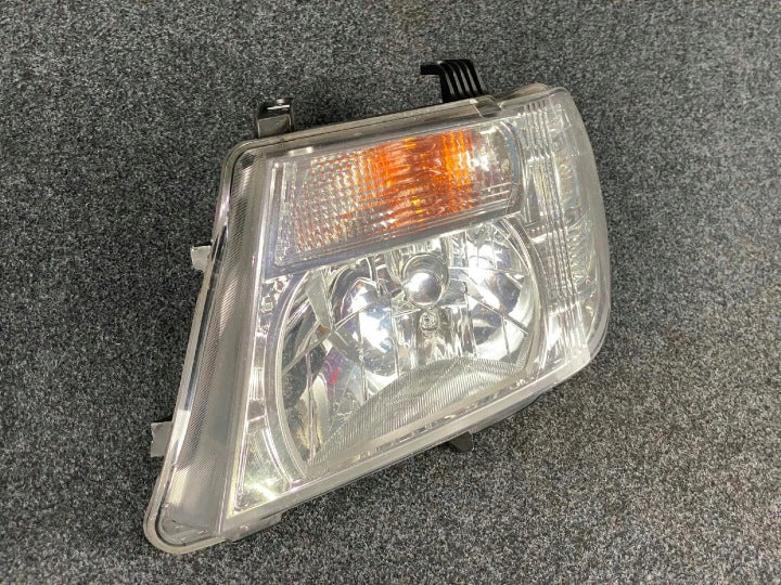 Frontscheinwerfer Nissan Navara D40 260605X10B Links Scheinwerfer Headlight SCH6009703602rh