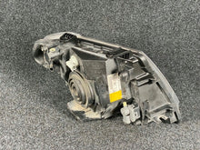 Laden Sie das Bild in den Galerie-Viewer, Frontscheinwerfer Nissan Navara D40 260605X10B Links Scheinwerfer Headlight SCH6009703602rh