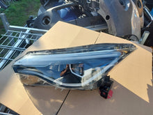 Laden Sie das Bild in den Galerie-Viewer, Frontscheinwerfer Renault Zoe 260609388R Links Scheinwerfer Headlight SCH6010010631pn