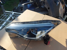 Laden Sie das Bild in den Galerie-Viewer, Frontscheinwerfer Renault Zoe 260609388R Links Scheinwerfer Headlight SCH6010010631pn