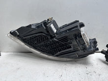 Laden Sie das Bild in den Galerie-Viewer, Frontscheinwerfer Skoda Octavia I 1Z2941016G Xenon Ein Satz Headlight SCH6023429843bs