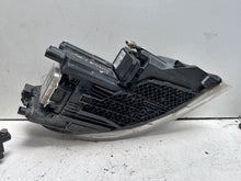 Laden Sie das Bild in den Galerie-Viewer, Frontscheinwerfer Skoda Octavia I 1Z2941016G Xenon Ein Satz Headlight SCH6023429843bs