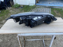 Laden Sie das Bild in den Galerie-Viewer, Frontscheinwerfer Ford Kuga I LV4B-13W030-AK Links Scheinwerfer Headlight SCH6029181431kl