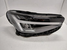 Laden Sie das Bild in den Galerie-Viewer, Frontscheinwerfer Volvo Xc40 32420420 Rechts Scheinwerfer Headlight SCH6029974872jo