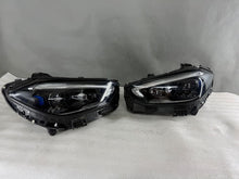 Laden Sie das Bild in den Galerie-Viewer, Frontscheinwerfer Mercedes-Benz W206 A2069062104 Ein Satz Scheinwerfer Headlight SCH6036336692eh