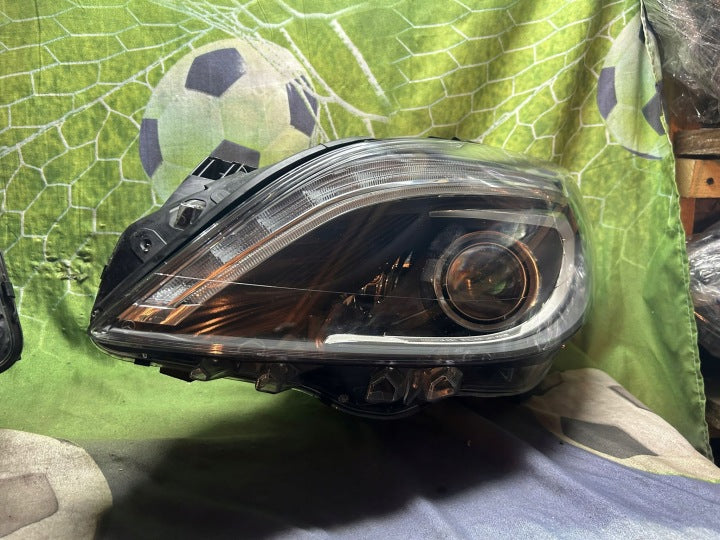Frontscheinwerfer Mercedes-Benz W246 A2468207761 A2468207861 Ein Satz Headlight SCH6041093226js